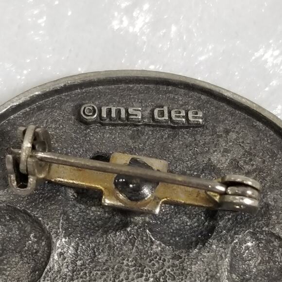 Vintage lid only pewter trinket box lid with earrings 1.1435 - Picture 3 of 6